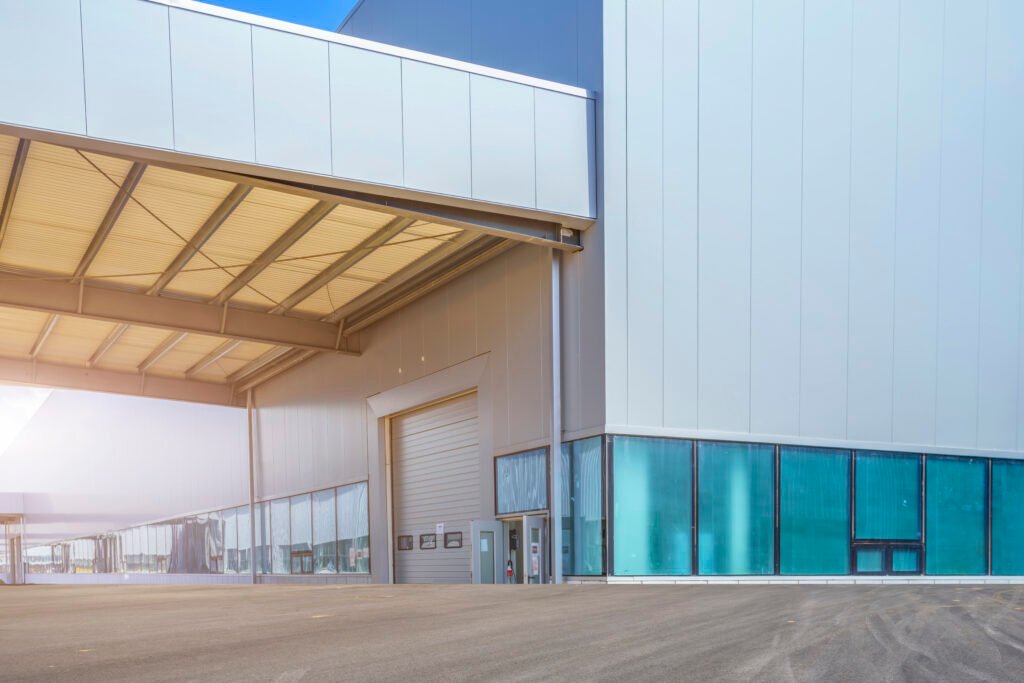 Europa 9 ofrece soluciones duraderas de impermeabilización para naves industriales en Valencia