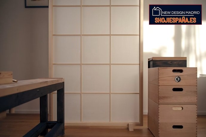 Producción artesanal de paneles divisorios diseñados específicamente para el mercado residencial de Madrid Centro.